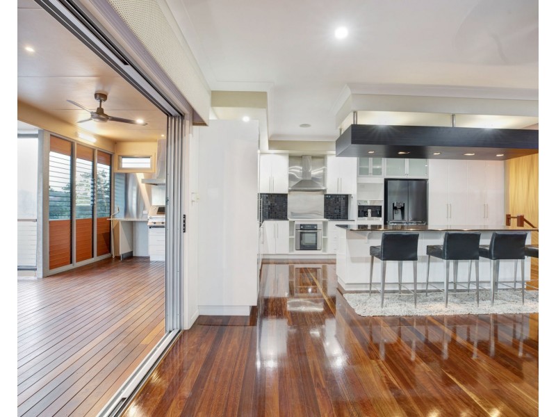 10 Gillies Court, Rural View QLD 4740
