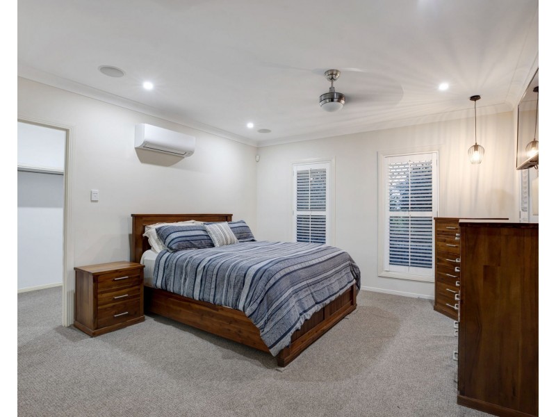 10 Gillies Court, Rural View QLD 4740