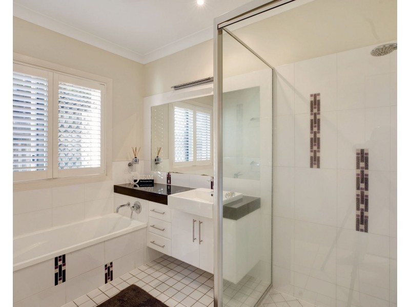 10 Gillies Court, Rural View QLD 4740