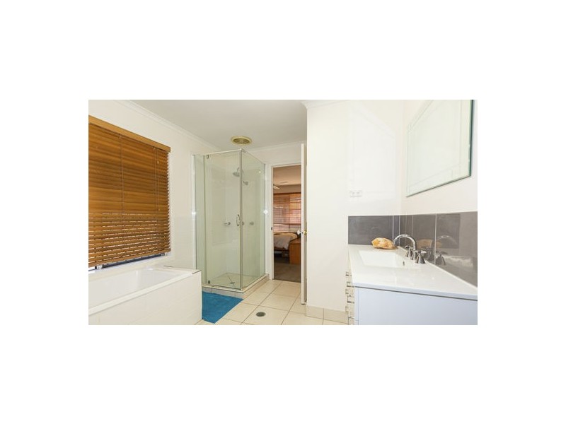 19 Glenella Richmond Road, Glenella QLD 4740