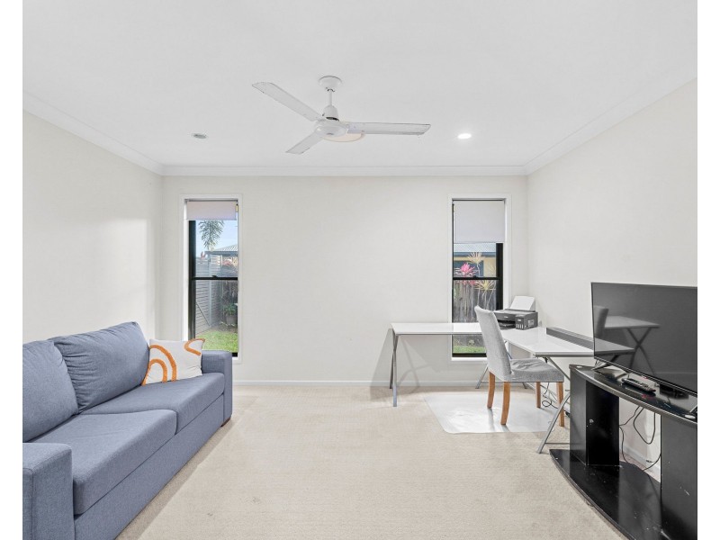 8 Herbert Way, Rural View QLD 4740