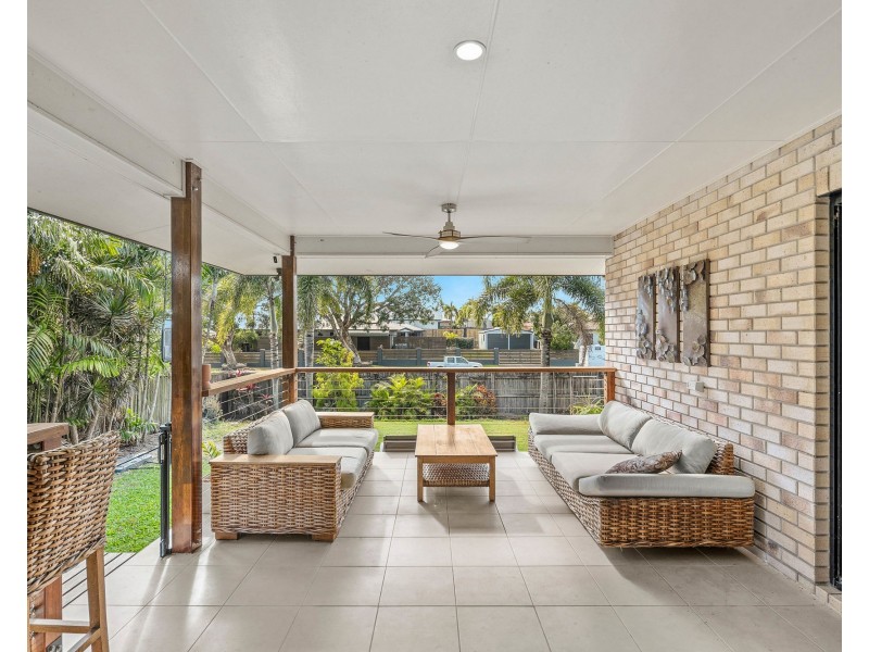 8 Herbert Way, Rural View QLD 4740