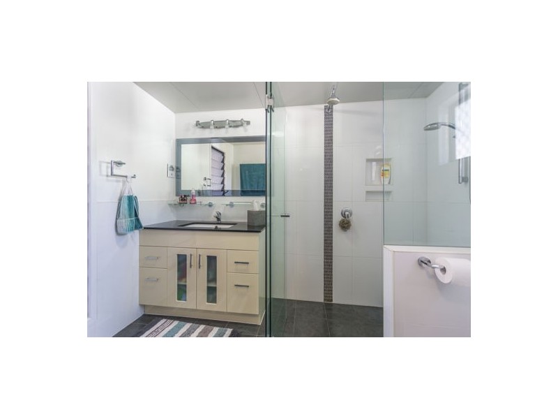 9 Quail Street, Slade Point QLD 4740