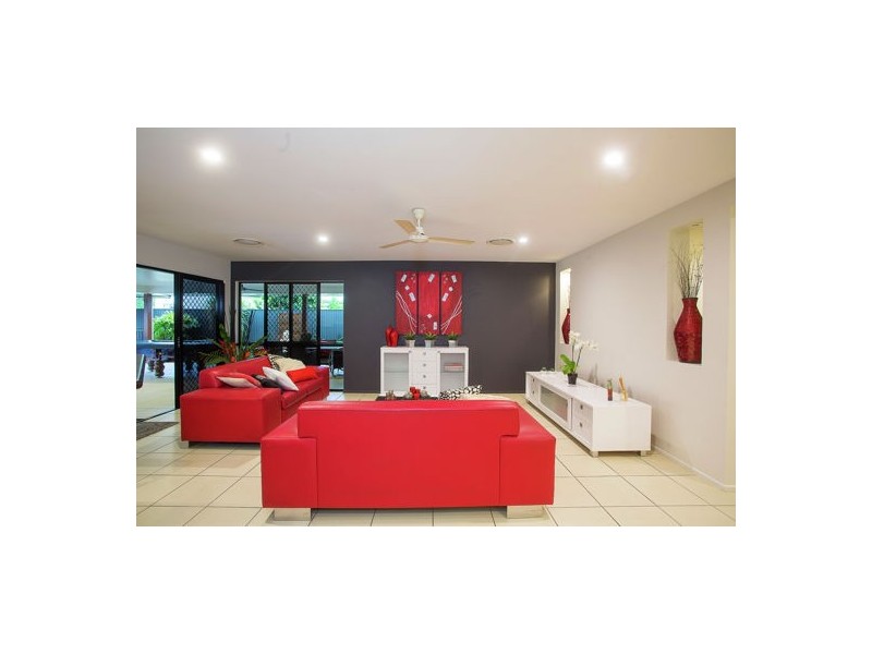 14 Carmela Court, Ooralea QLD 4740