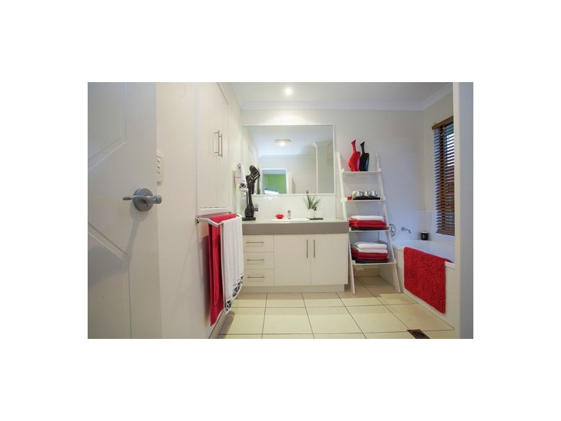 14 Carmela Court, Ooralea QLD 4740