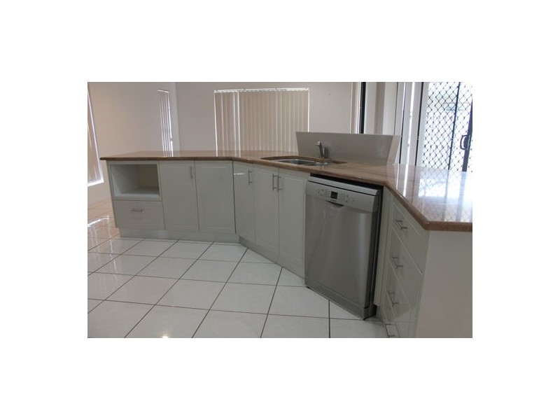 2 Bilgola Place, Blacks Beach QLD 4740