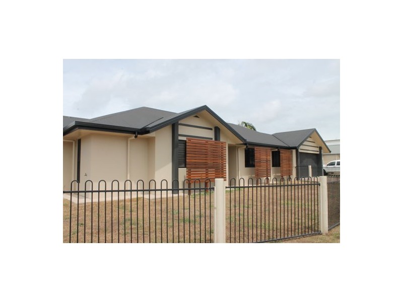 2 Bilgola Place, Blacks Beach QLD 4740