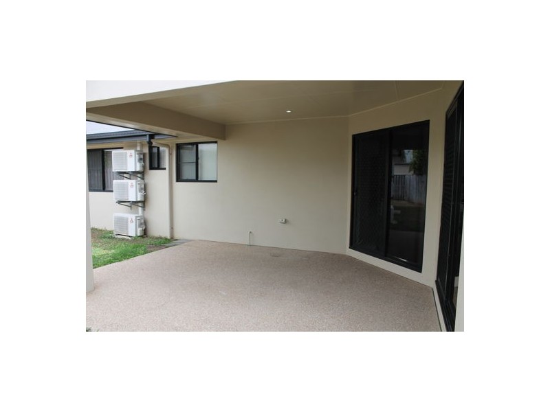 2 Bilgola Place, Blacks Beach QLD 4740