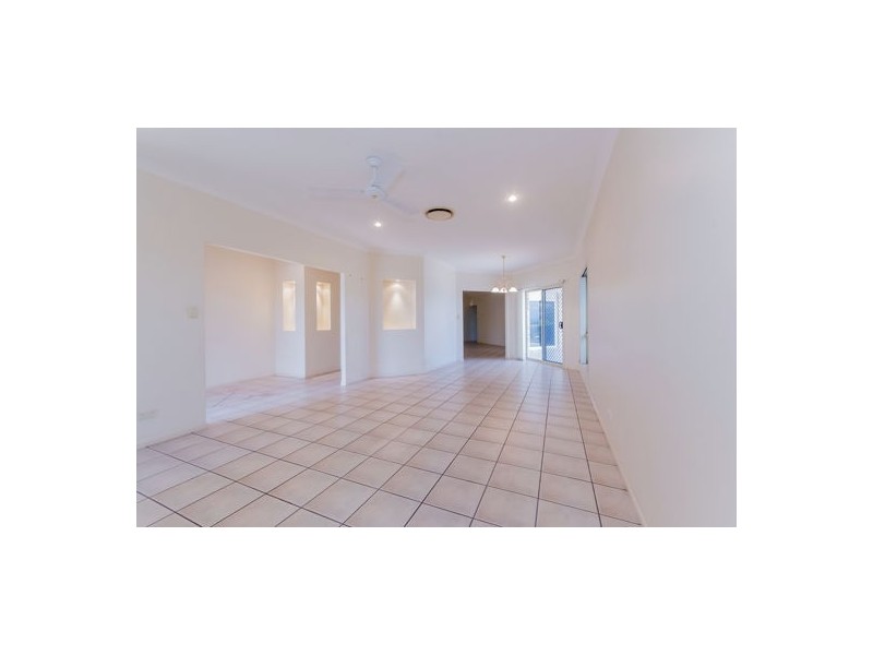 8 Roy Court, Glenella QLD 4740