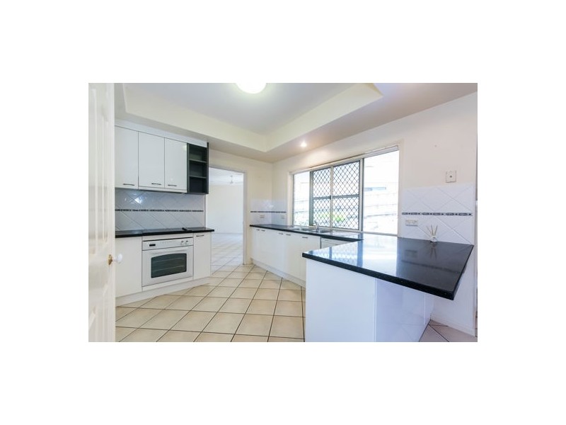 8 Roy Court, Glenella QLD 4740