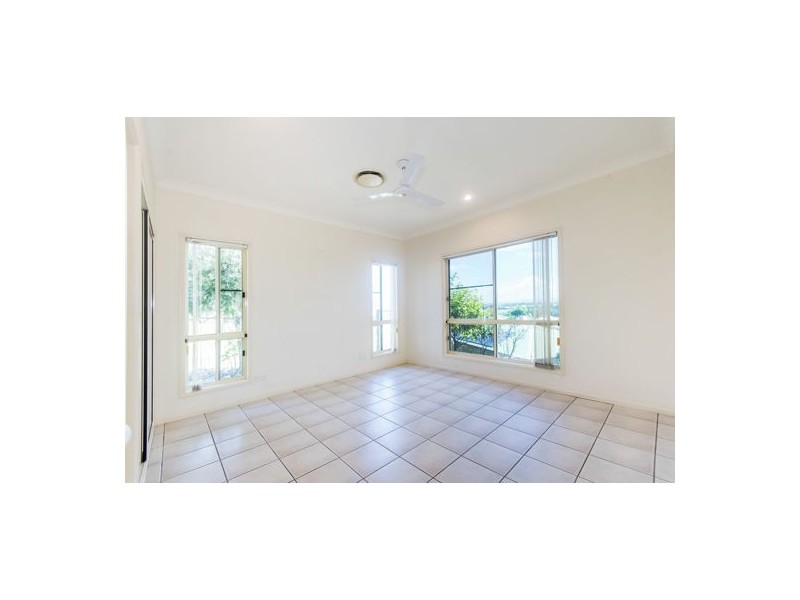 8 Roy Court, Glenella QLD 4740