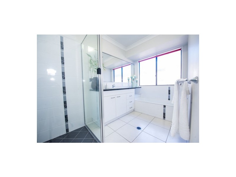 20 Debbiesue Drive, Mount Pleasant QLD 4740