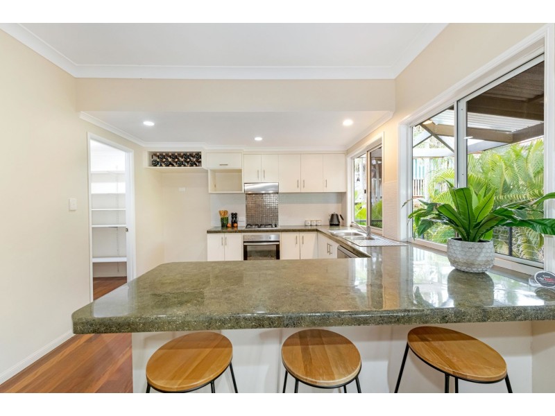 15 Woodlands Drive, Eimeo QLD 4740