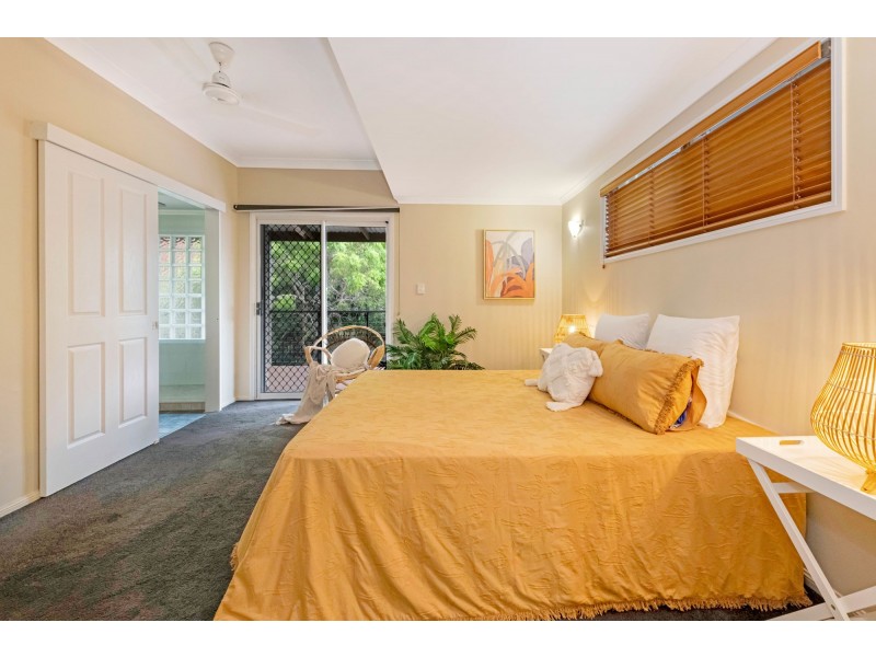15 Woodlands Drive, Eimeo QLD 4740