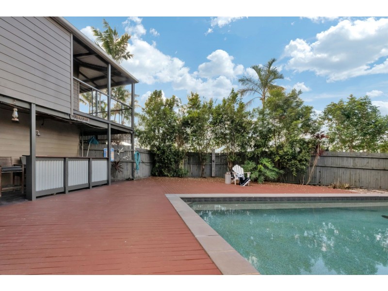 15 Woodlands Drive, Eimeo QLD 4740