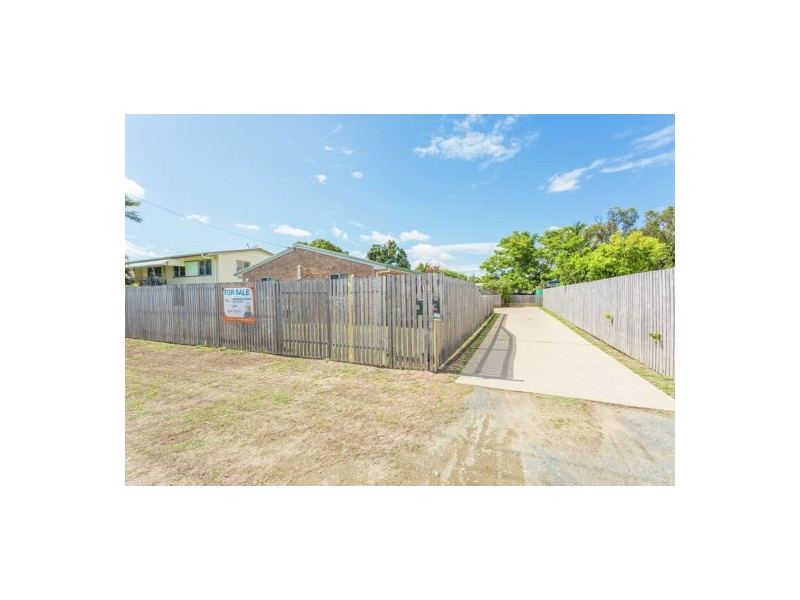 1 & 2/11 Finch Street, Slade Point QLD 4740