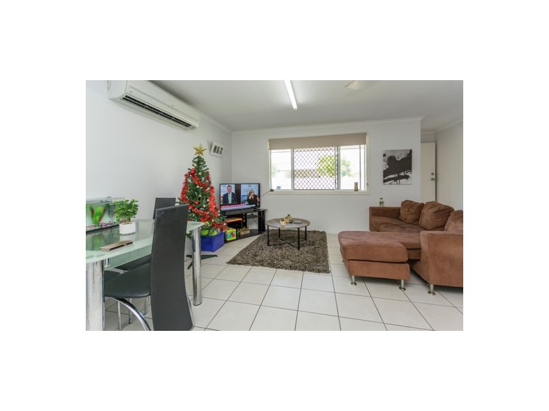 1 & 2/11 Finch Street, Slade Point QLD 4740