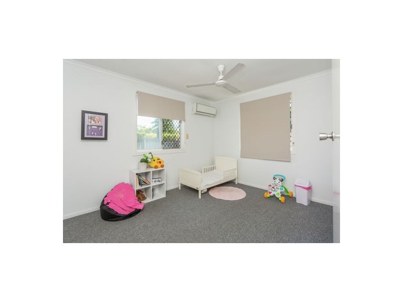 1 & 2/11 Finch Street, Slade Point QLD 4740