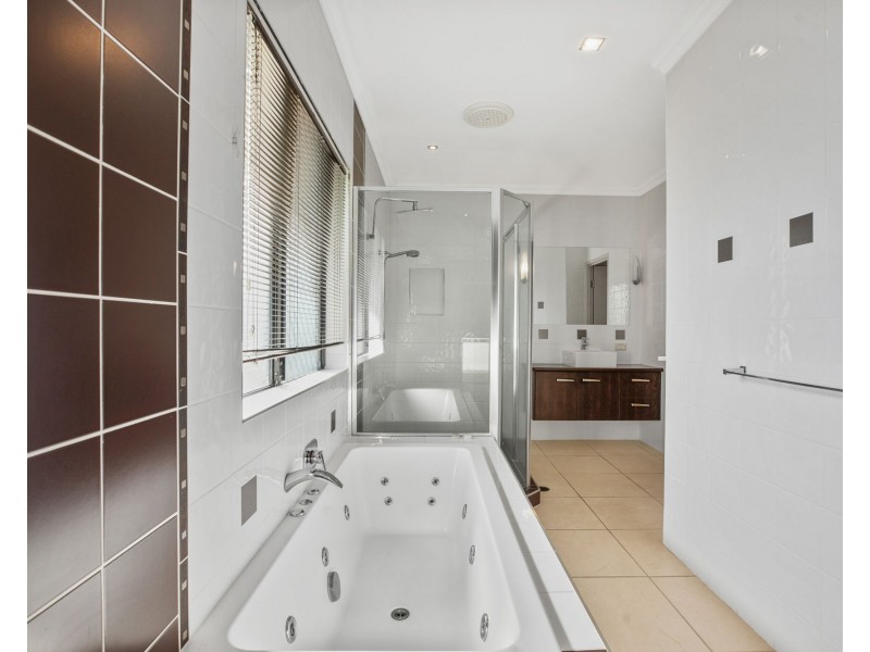 65 Victor Avenue, Glenella QLD 4740