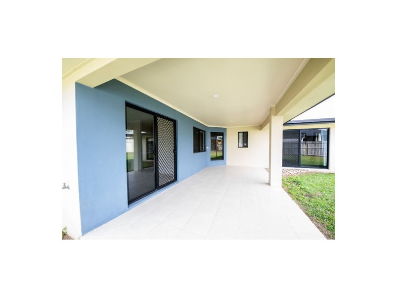 30 Robinson Ave, Walkerston QLD 4751