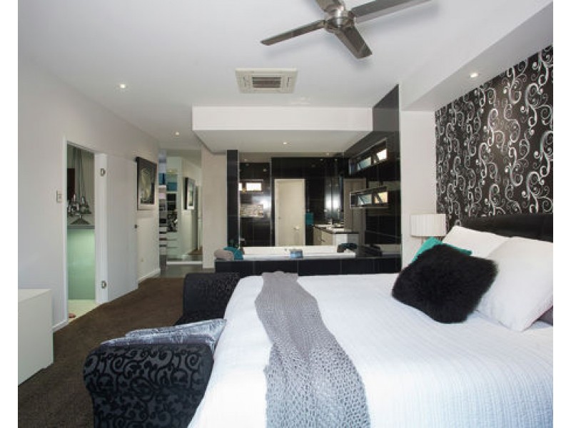 16 Turtle Place, Blacks Beach QLD 4740