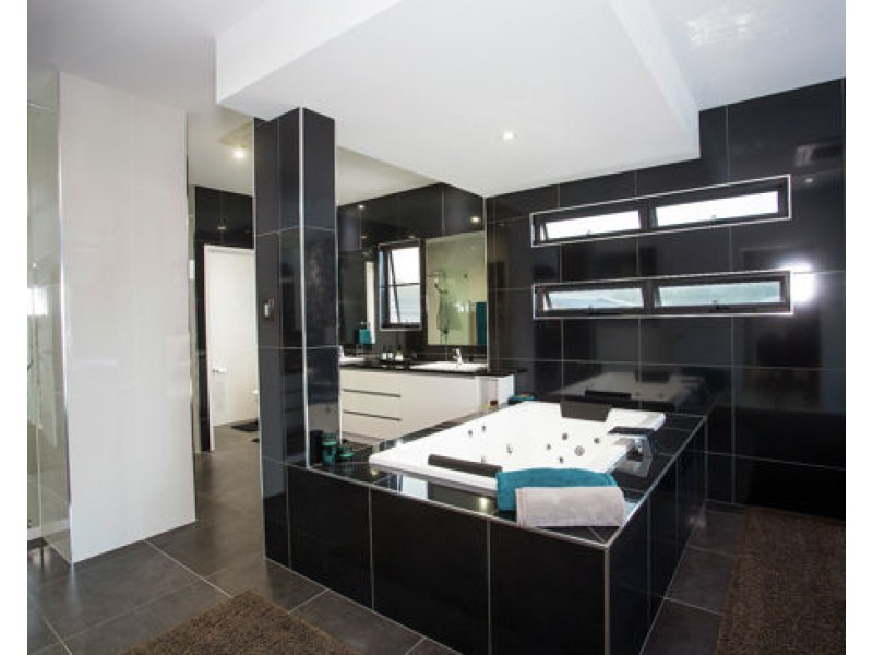 16 Turtle Place, Blacks Beach QLD 4740