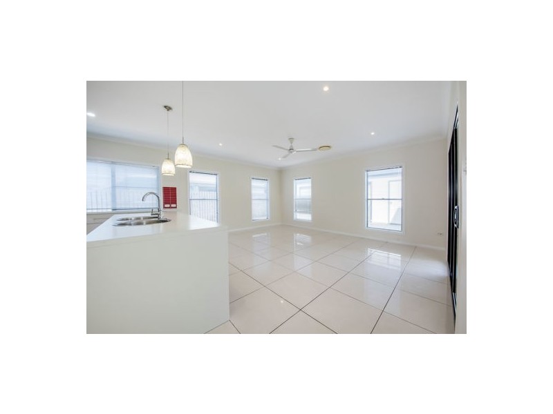 87 Victor Avenue, Glenella QLD 4740