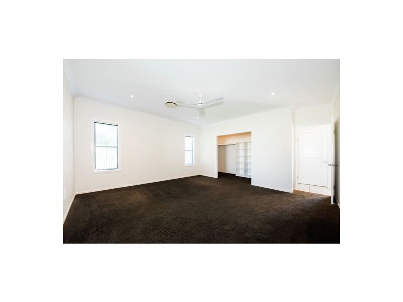 87 Victor Avenue, Glenella QLD 4740