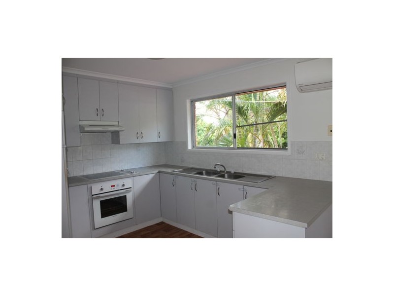 11 Grevillea Drive, Glenella QLD 4740