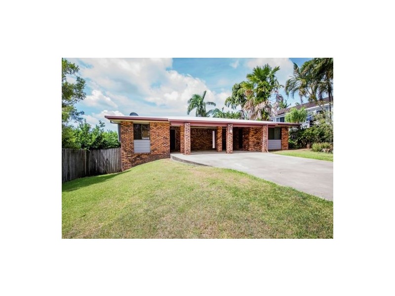 10 Kinnon Street, Glenella QLD 4740