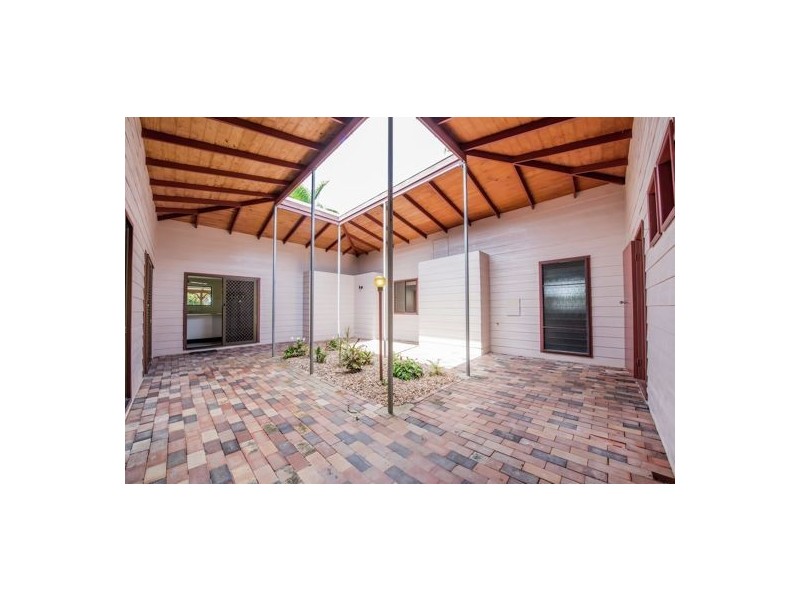 10 Kinnon Street, Glenella QLD 4740