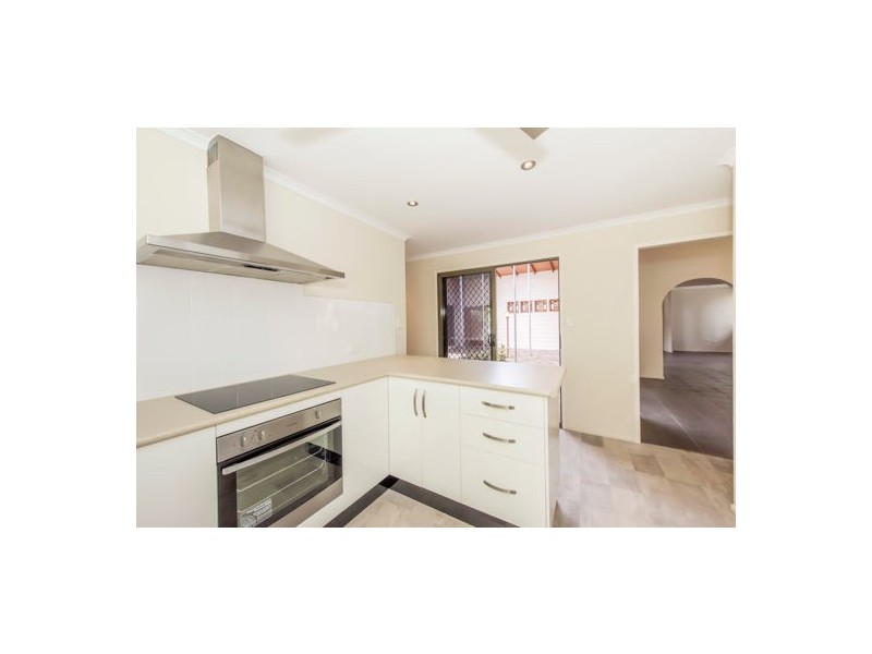 10 Kinnon Street, Glenella QLD 4740