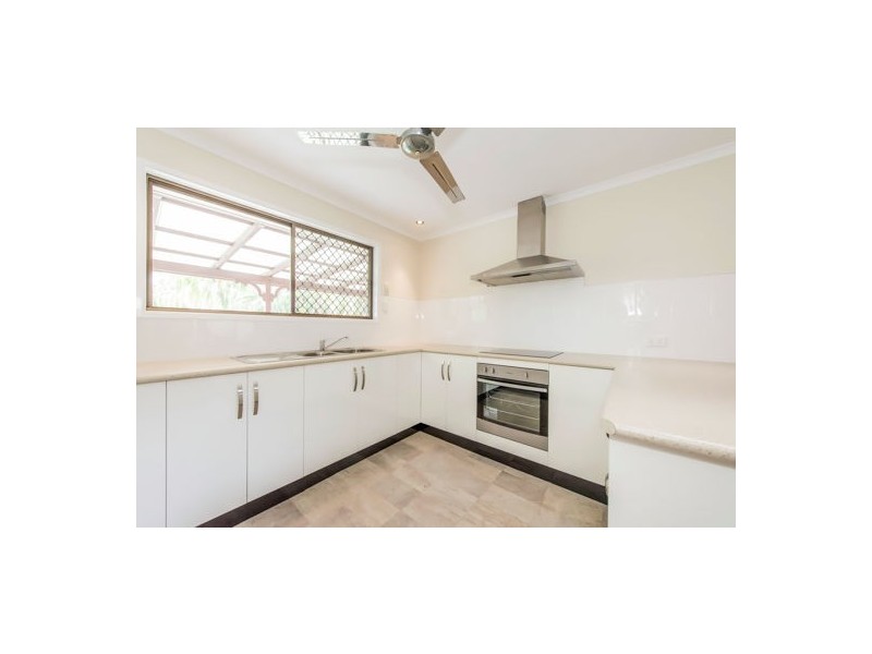 10 Kinnon Street, Glenella QLD 4740