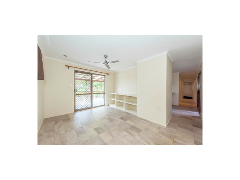 10 Kinnon Street, Glenella QLD 4740