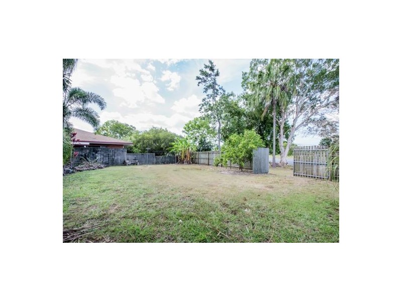 10 Kinnon Street, Glenella QLD 4740