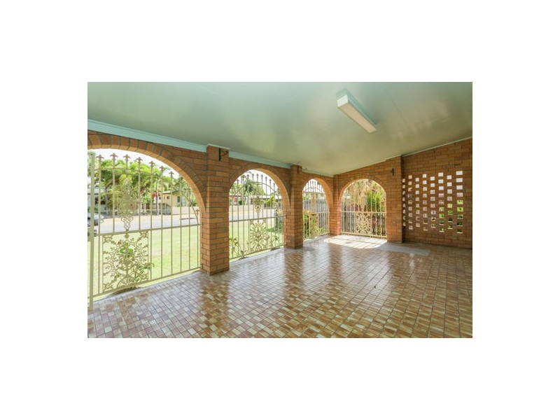 11 Magpie Street, Slade Point QLD 4740