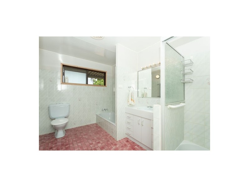 11 Magpie Street, Slade Point QLD 4740
