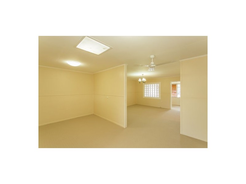 11 Magpie Street, Slade Point QLD 4740