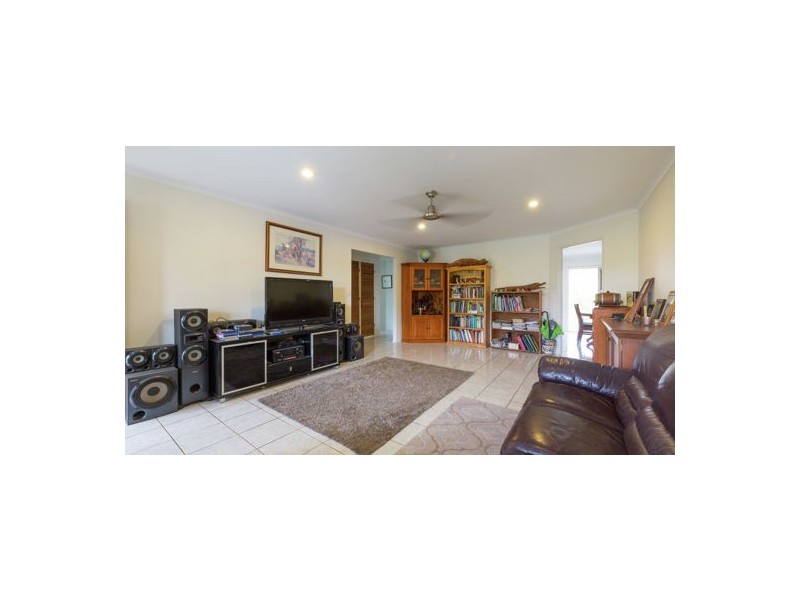 8 Telina Drive, Beaconsfield QLD 4740