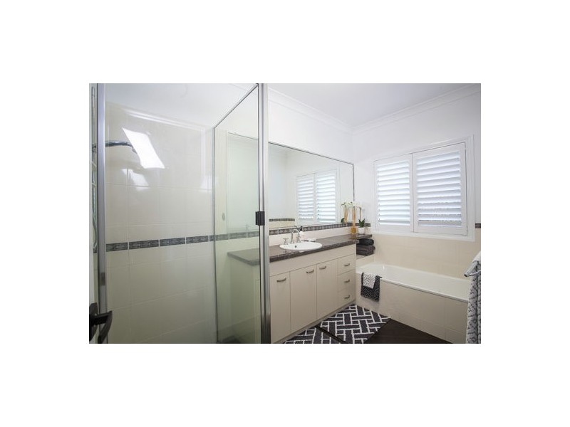 16 Bonsai Court, Glenella QLD 4740