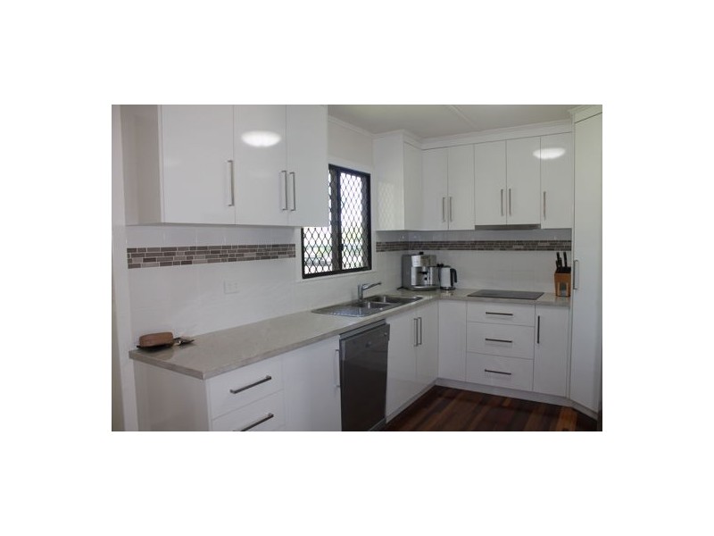 4 Roberts Avenue, North Mackay QLD 4740