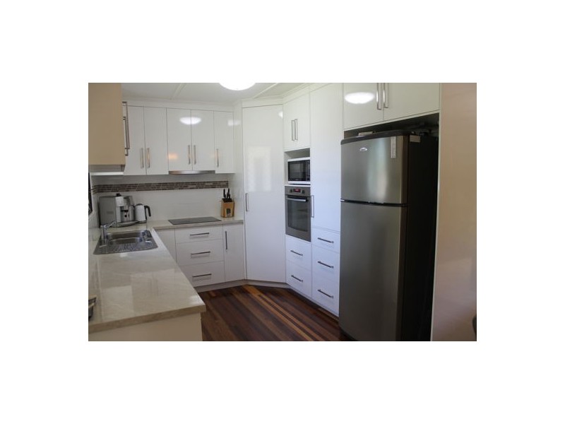 4 Roberts Avenue, North Mackay QLD 4740