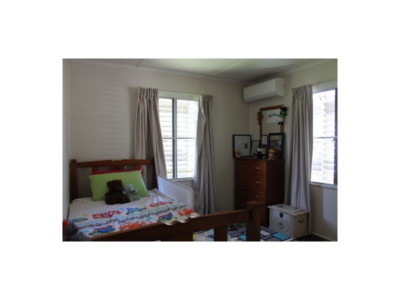 4 Roberts Avenue, North Mackay QLD 4740