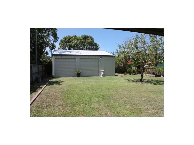 4 Roberts Avenue, North Mackay QLD 4740