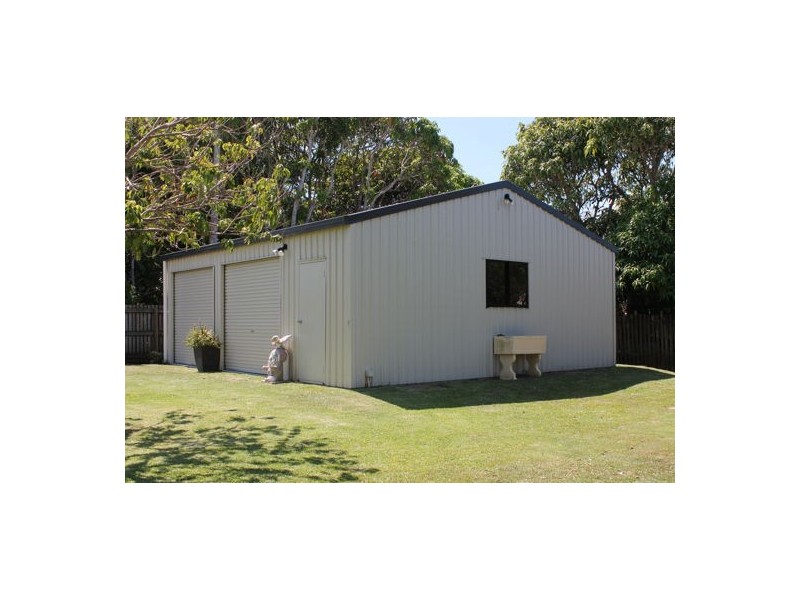 4 Roberts Avenue, North Mackay QLD 4740