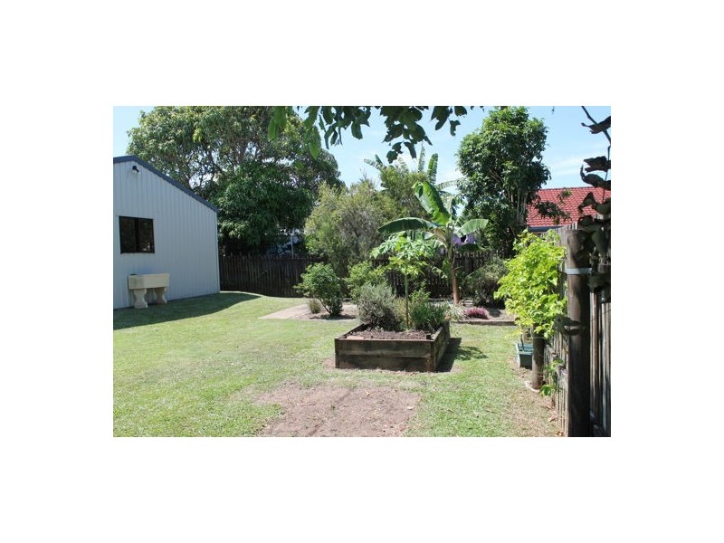 4 Roberts Avenue, North Mackay QLD 4740