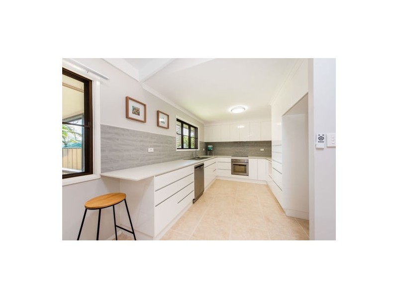 4 Cassia Place, Glenella QLD 4740