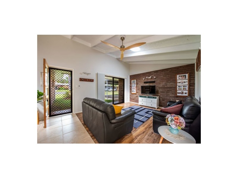 4 Cassia Place, Glenella QLD 4740