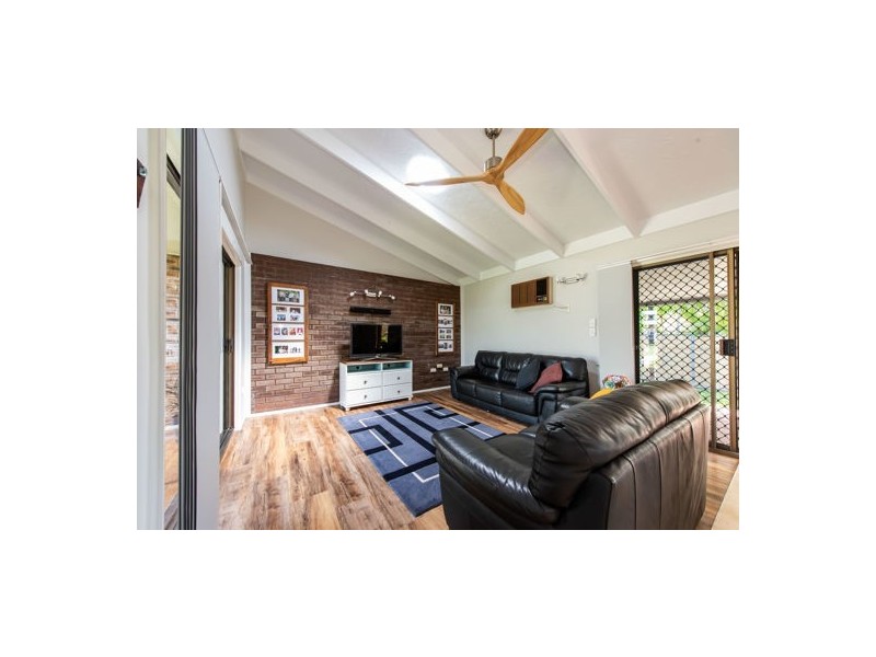 4 Cassia Place, Glenella QLD 4740