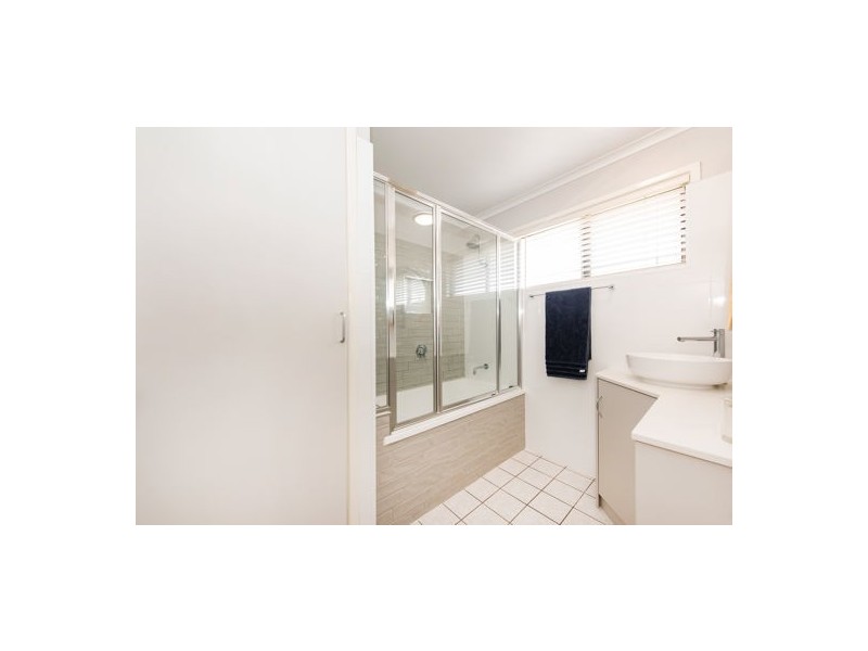 4 Cassia Place, Glenella QLD 4740